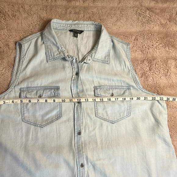 100% Lyocell sleeveless denim button down - Picture 4 of 7